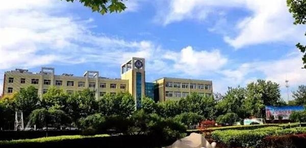 河北經濟管理學校怎樣支持學生們就業或創業嗎？