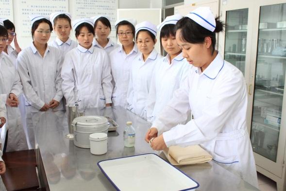 北京護(hù)理學(xué)校高級(jí)護(hù)理專業(yè)怎么樣？