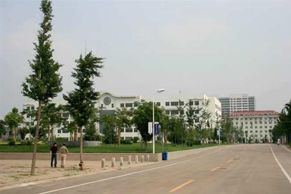 青島飛洋職業(yè)技術(shù)學(xué)院有哪些辦學(xué)特色？有什么學(xué)生福利？