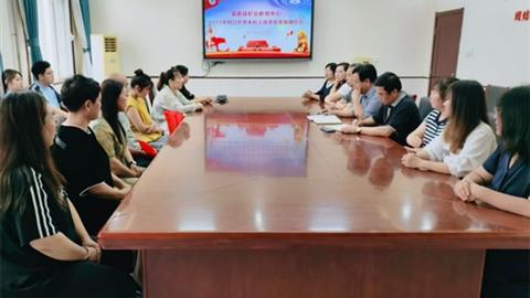昔日中考“失意”，今朝高考“逆襲” ——灤南職教中心學子金榜題名，家長感恩贈錦旗